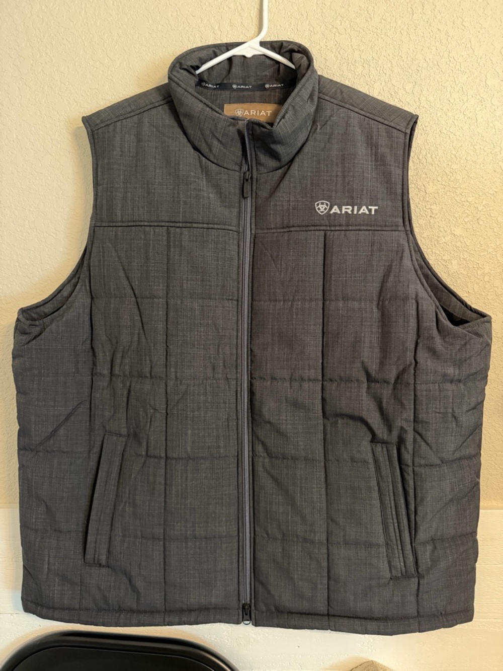 Ariat Dark Gray Quilted Men's Vest Insulated Size XXL